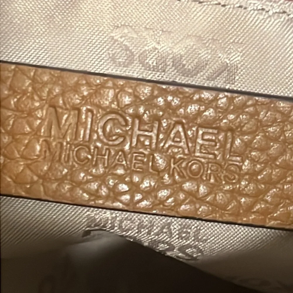 Michael Michael kors leather EUC Whip Stitching Tassel Gold hardware - Picture 17 of 17
